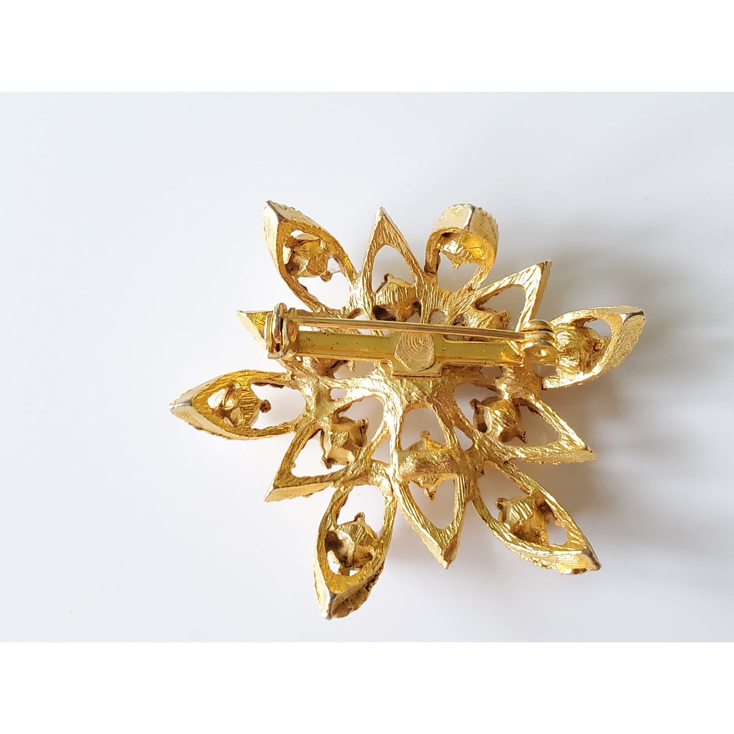 Vintage Gold Tone Faux Pearl Floral Shaped Brooch