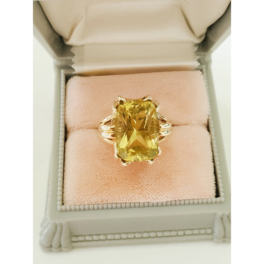 Vintage 14K Gold Yellow Stone Cocktail Ring