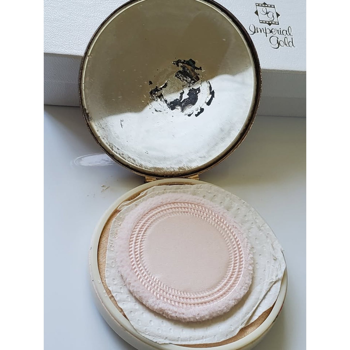 Vintage Houbigant Floral Basket Compact