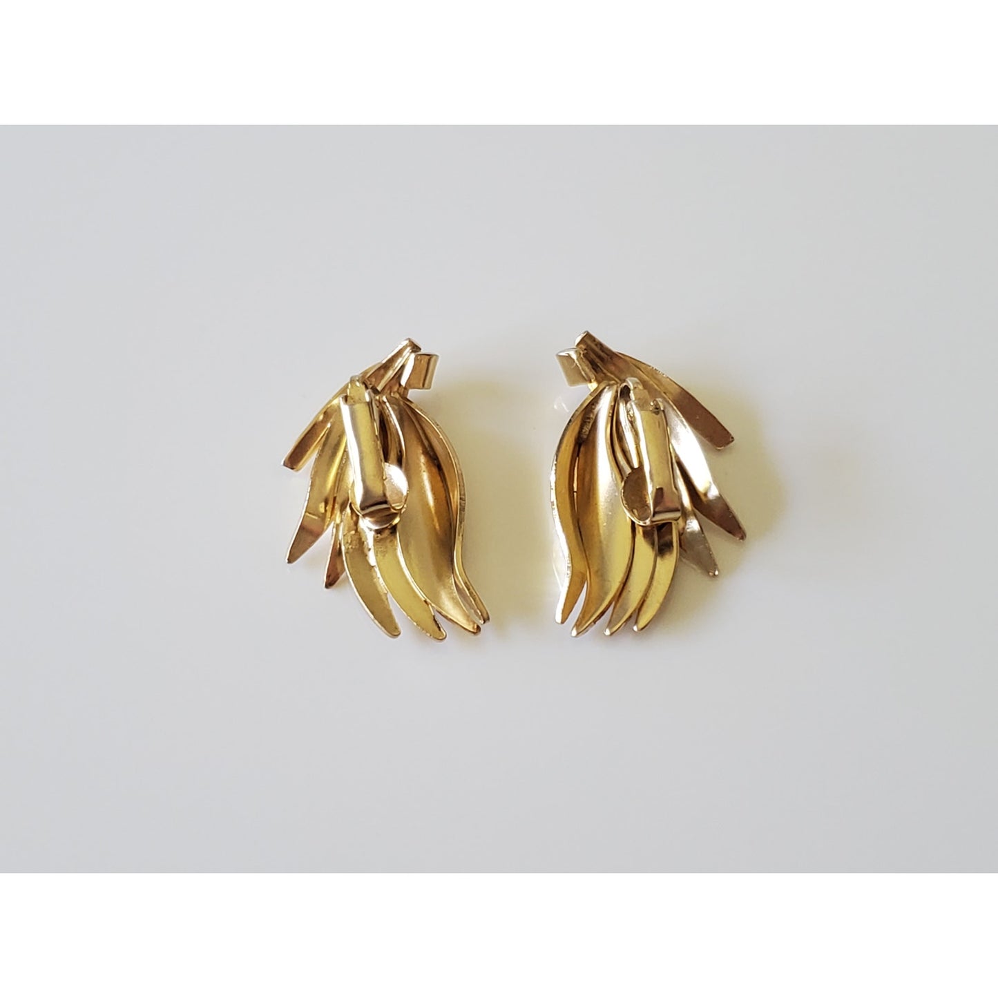 Vintage Mid Century Gold Tone Feather Brooch and Earring Set