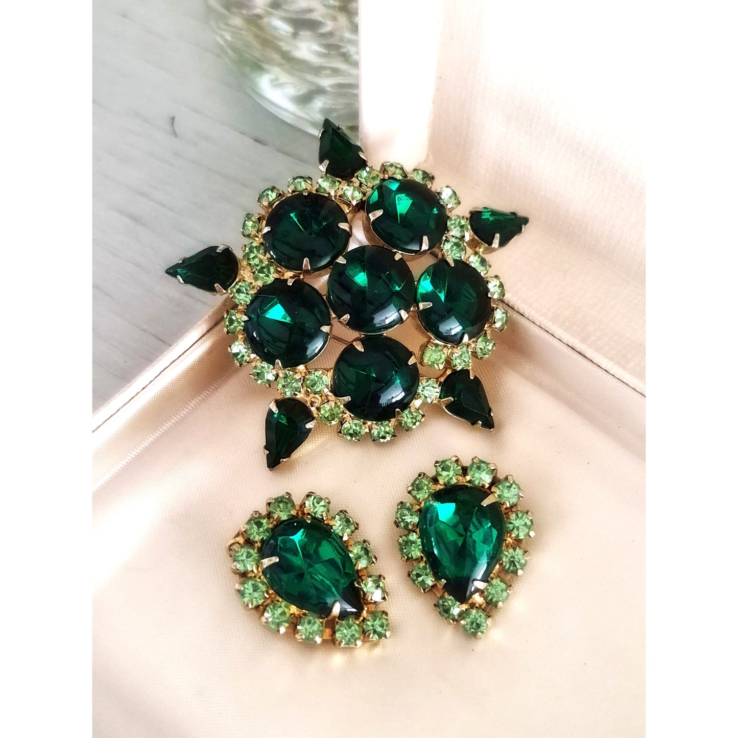 Vintage Juliana Delizza & Elster Emerald Green Rhinestone Brooch and Earring Set