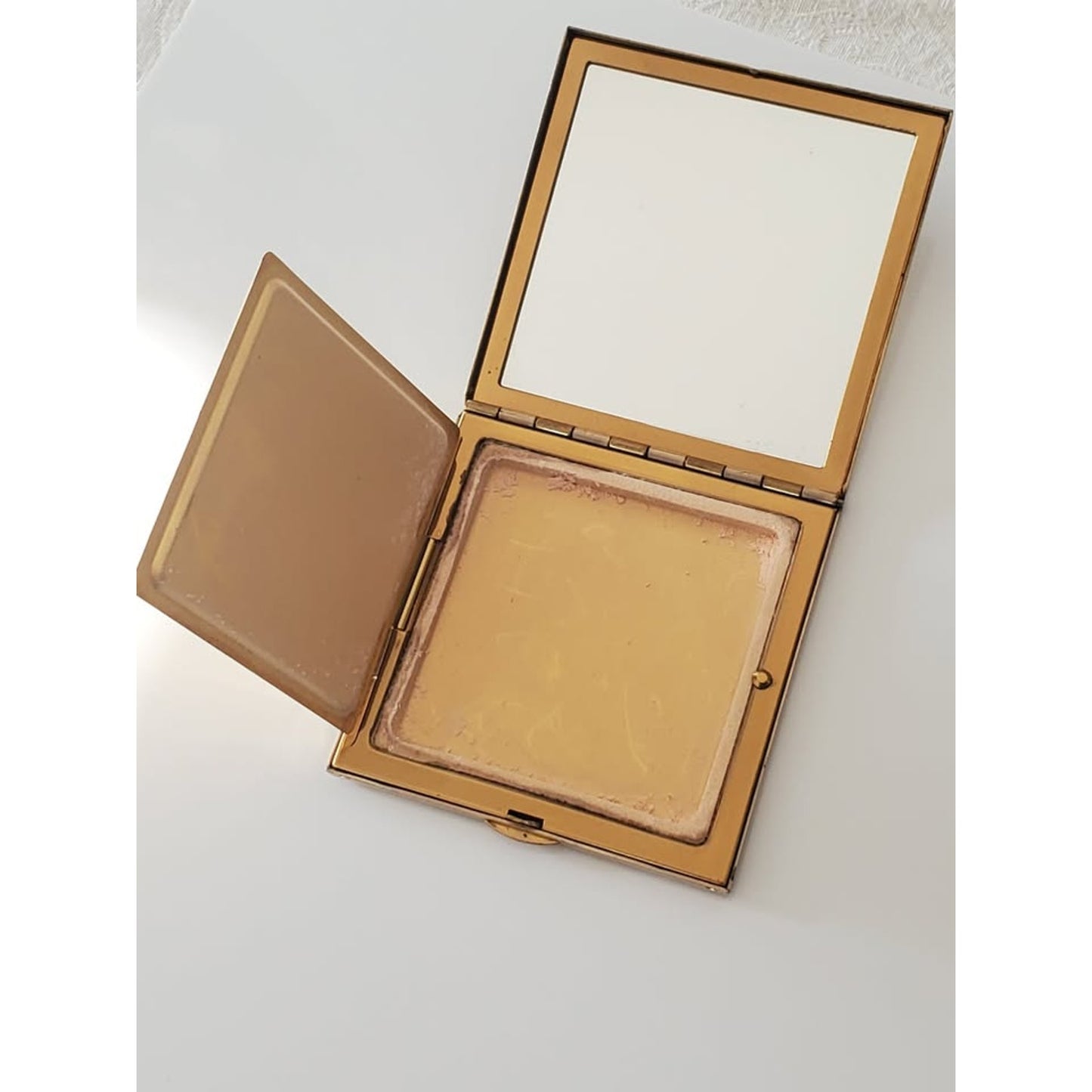 Vintage 1953 Engraved Wadsworth Gold Compact