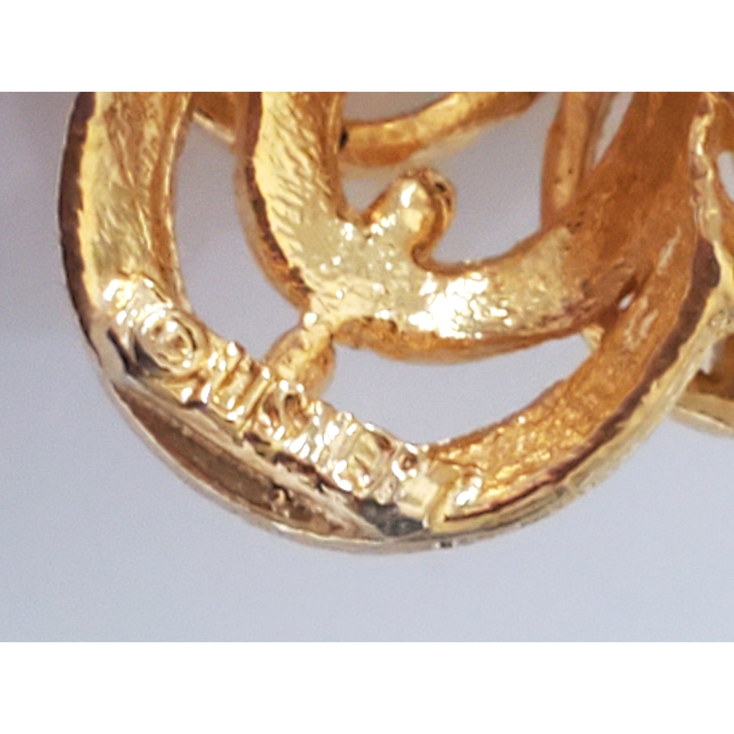 Vintage Lisner Gold Tone Layered Brooch