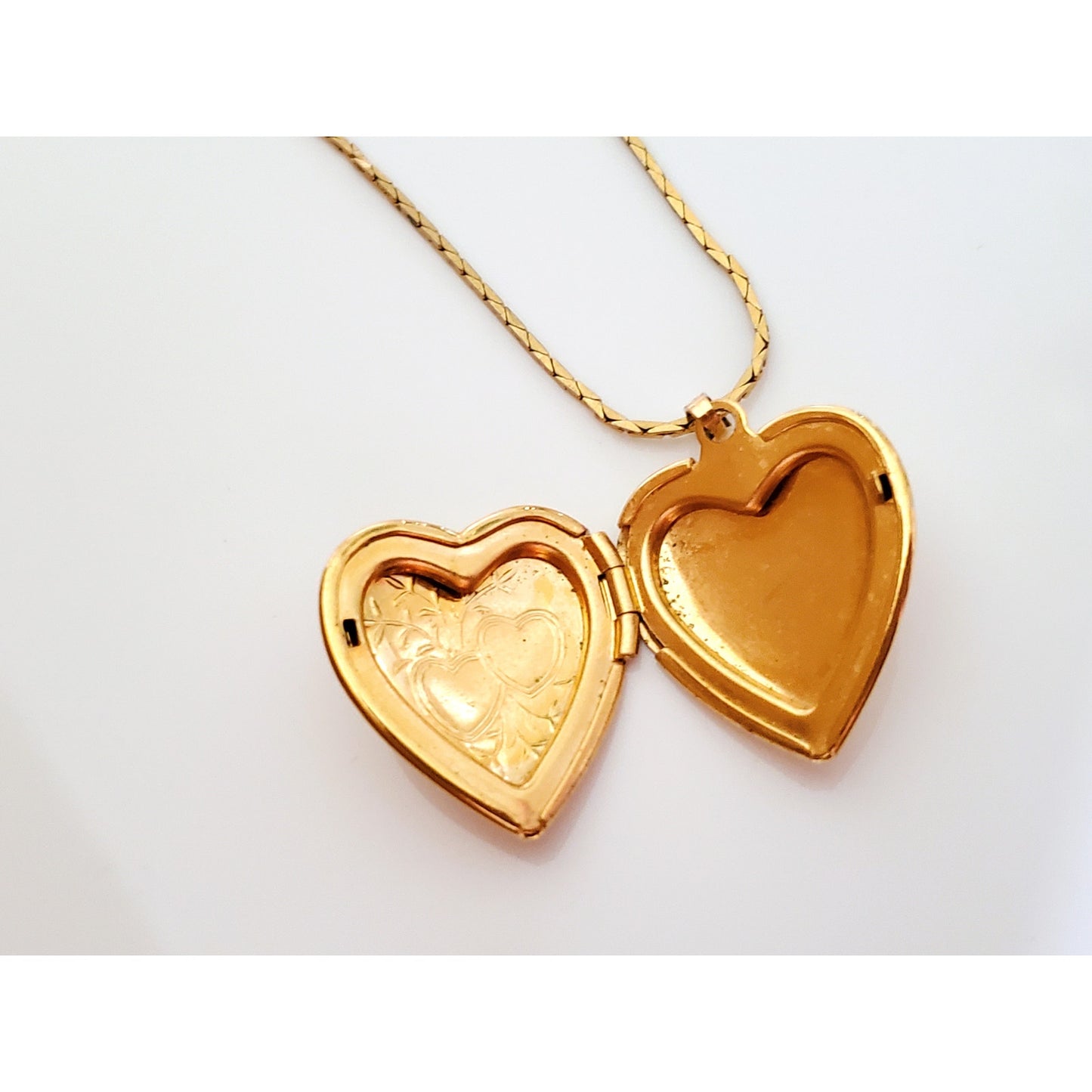 Vintage Gold Tone Heart Locket Necklace