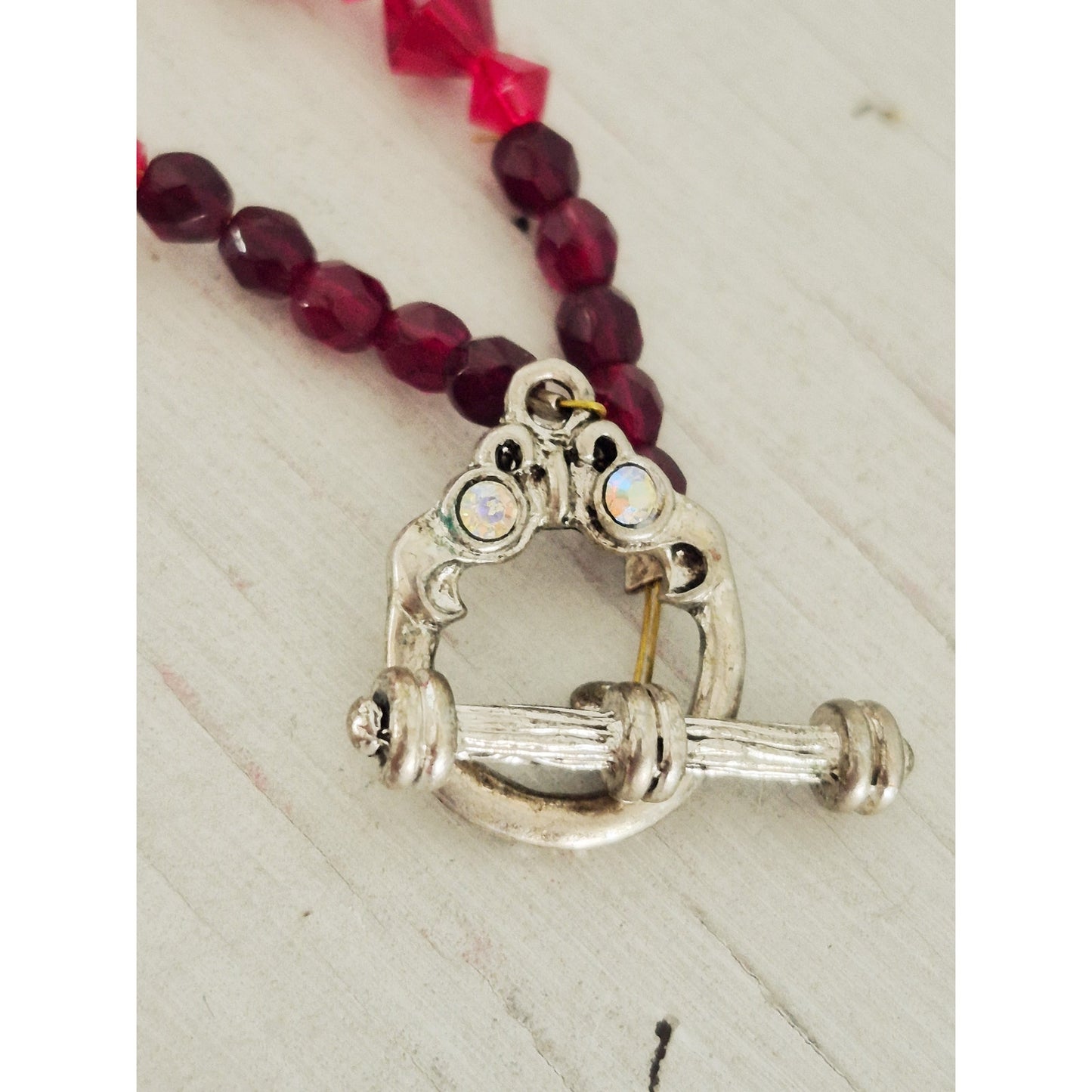 Vintage Red Geometric Glass Bead Choker Necklace with Toggle Clasp