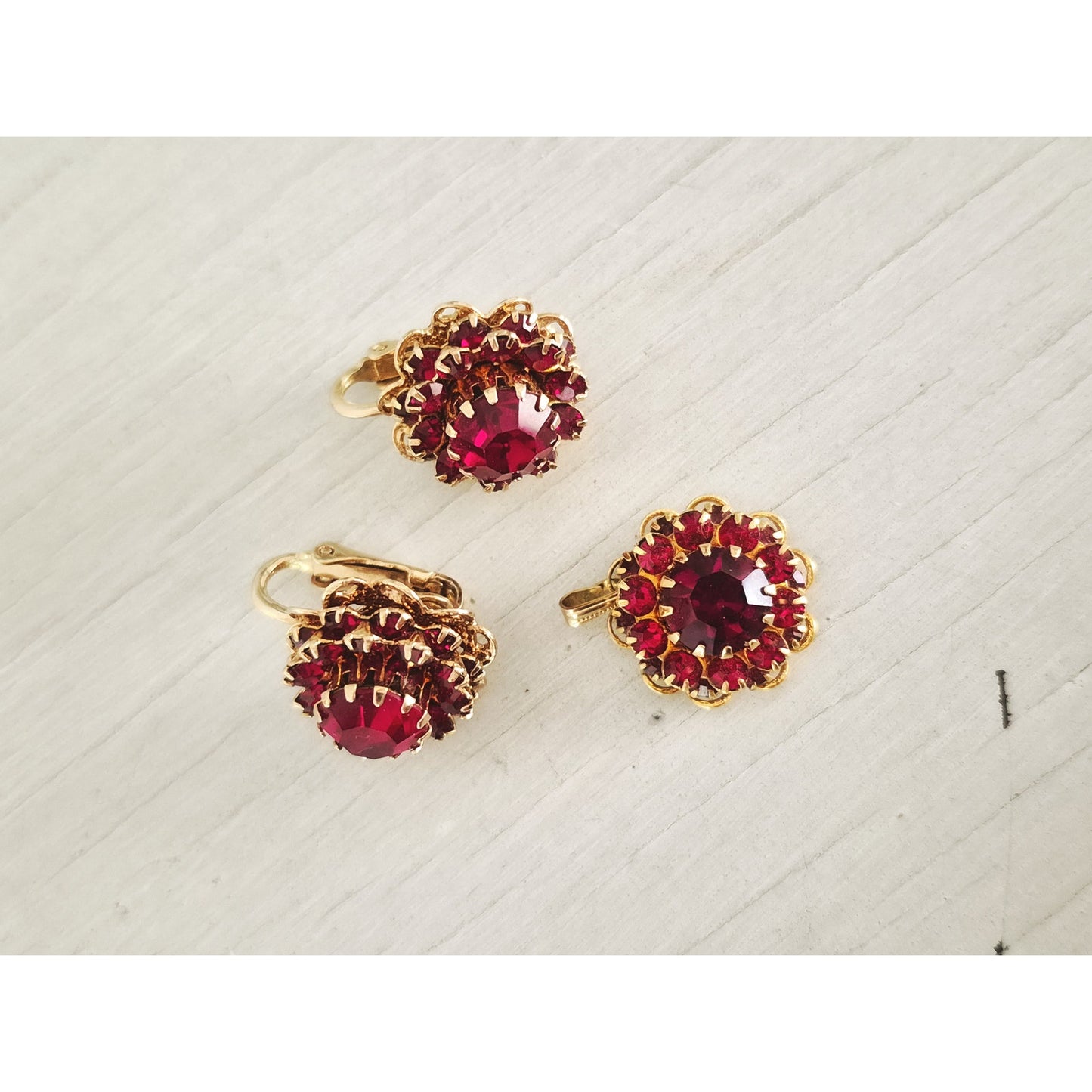 Vintage Sarah Coventry Ruby Red Cluster Pendant and Earring Set