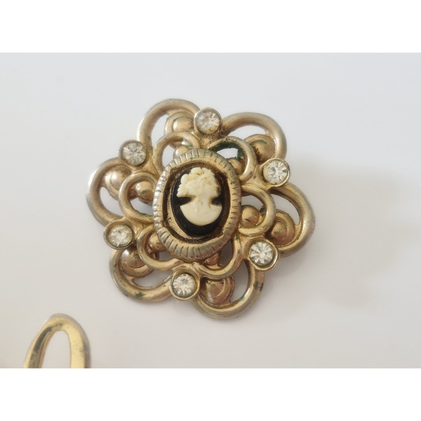 Vintage Lot of 4 Brooches