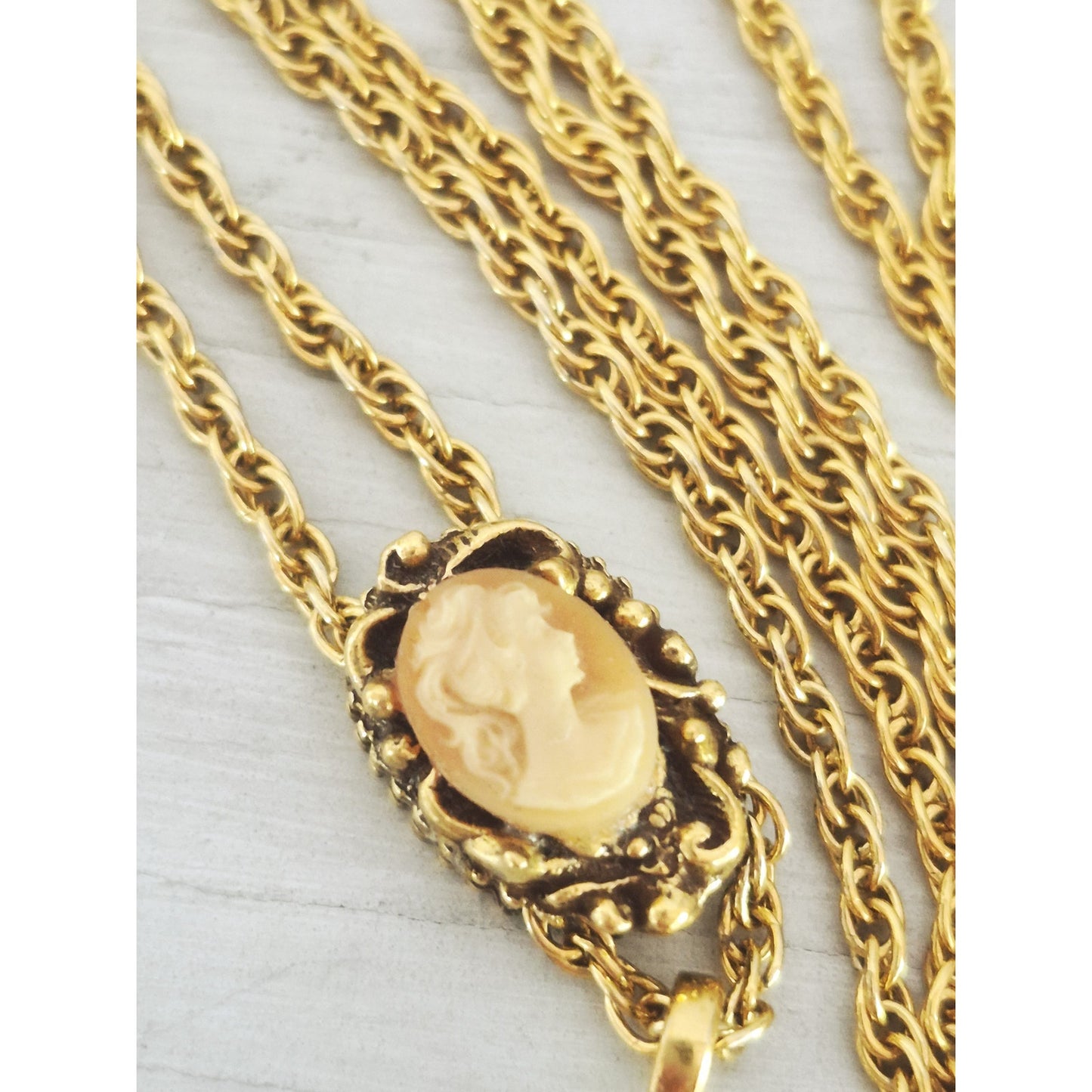 Vintage Gold-tone Spinning Fob Pendant Necklace