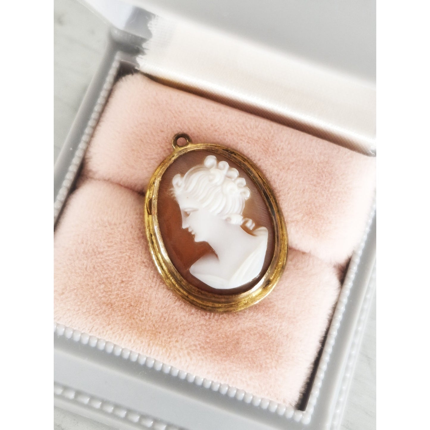 Vintage Victorian Lady Shell Cameo Gold-tone Pendant