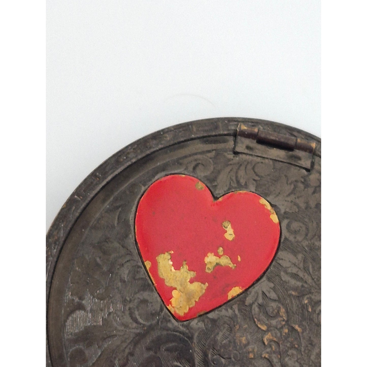 Vintage Antique Flaming Heart Madame Suzanne Boston Silver Compact