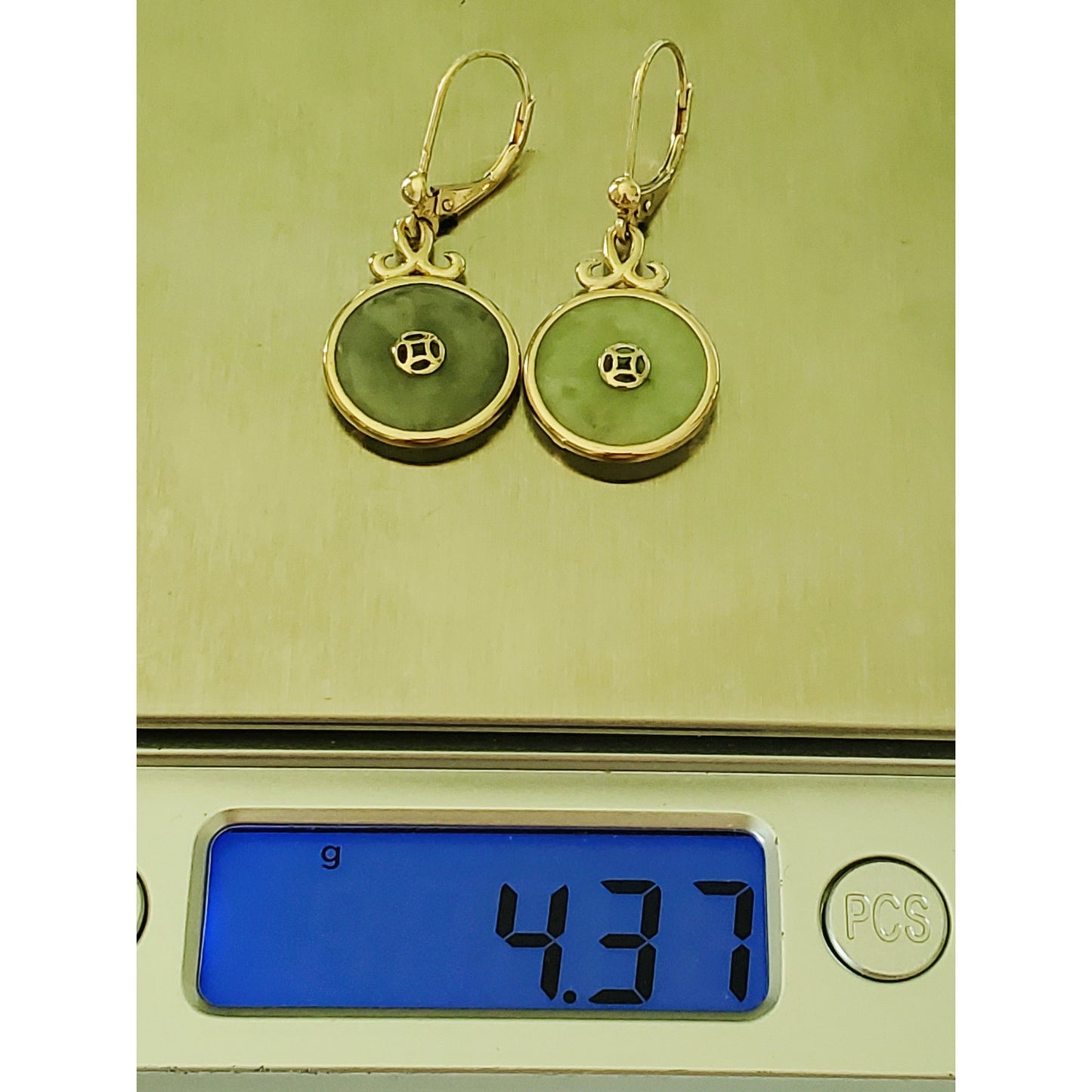 Vintage 14K Gold Chinese Jade Donut Leverback Earrings