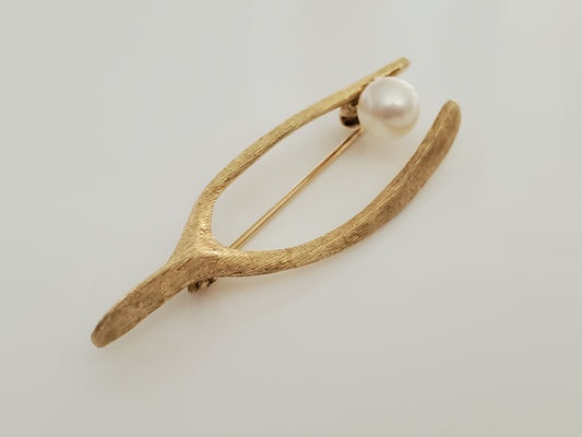 14K Gold - Vintage Wishbone 6.6mm Cultured Pearl Pin Brooch