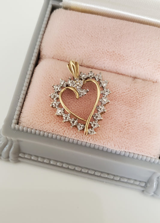 Sweet 10K Gold Vintage Heart Pendant