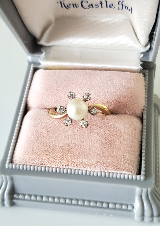 10K Gold - Vintage Cultured Pearl and White Sapphire Princess Halo Ring
