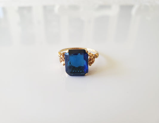 14K Solid Gold - Vintage Mid-Century Blue Stone Ring