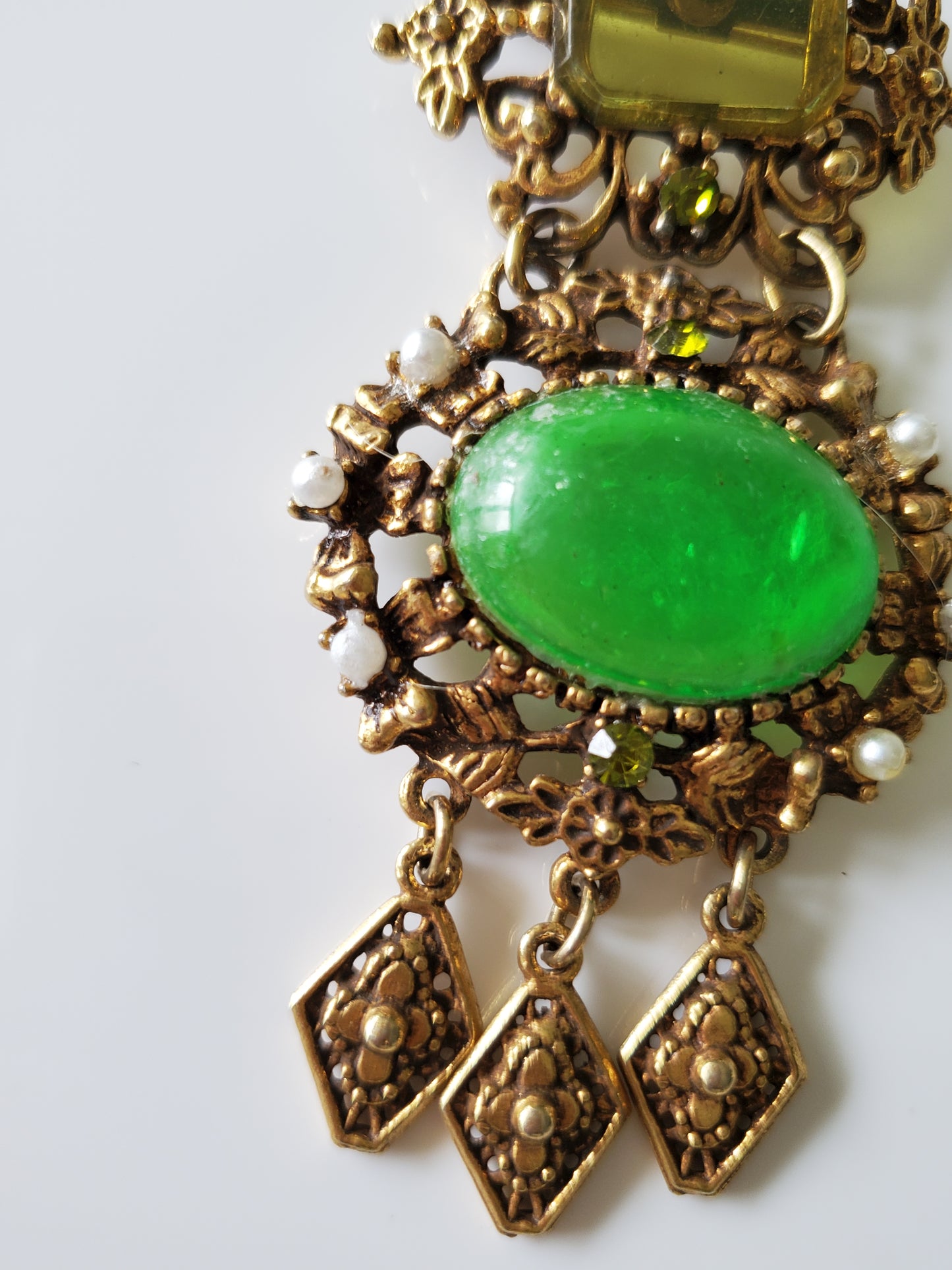 Vintage Victorian Green Stone and Seeded Faux Pearl Dangle Brooch