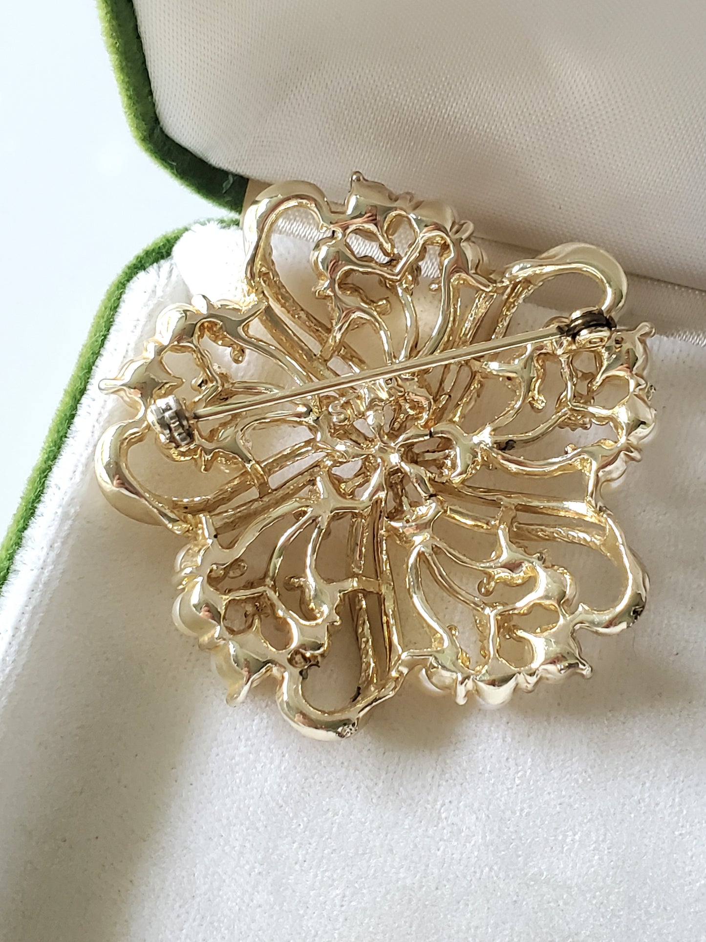 Vintage Pearl and Floral Brooch