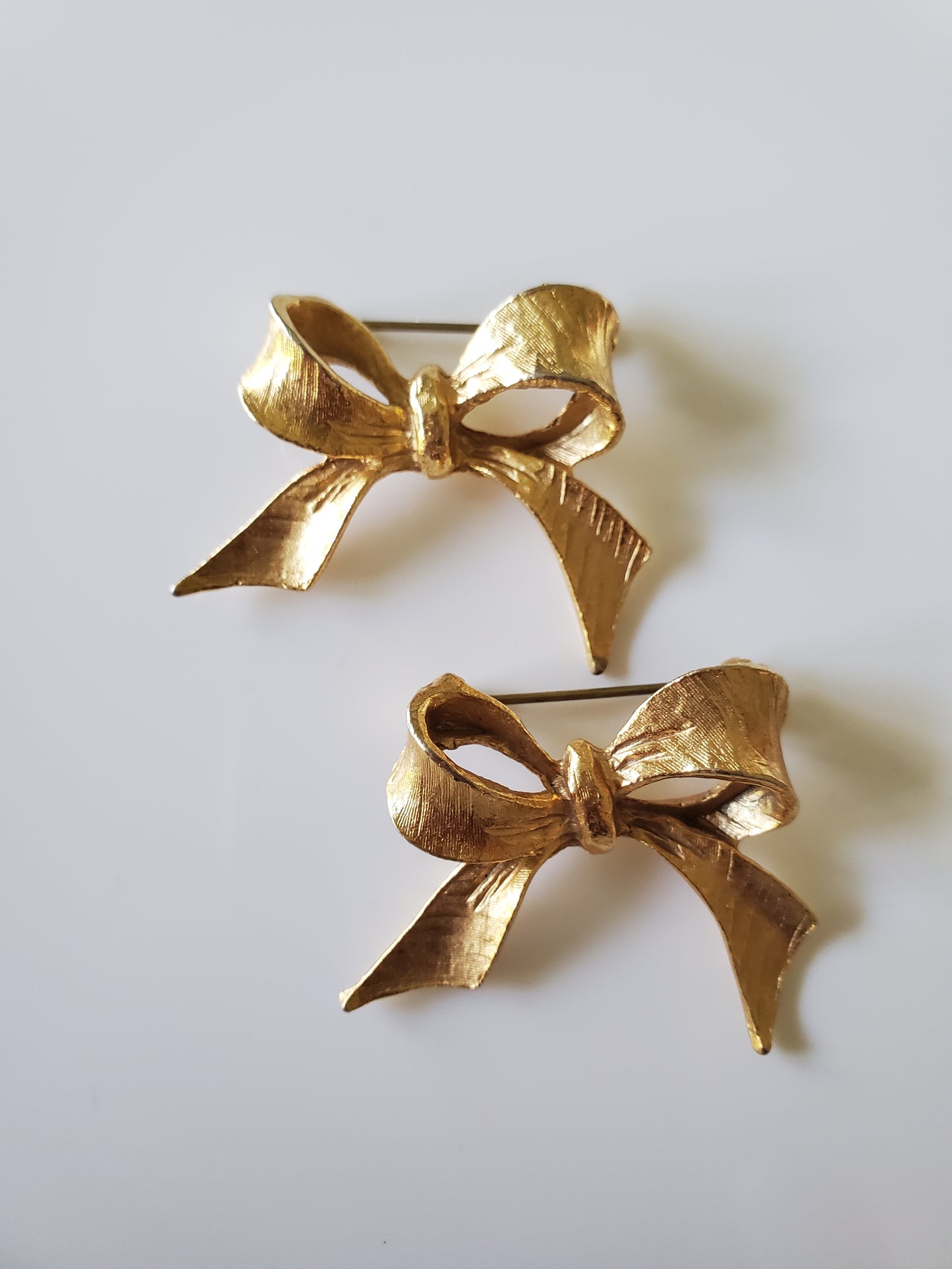 Adorable Vintage Bow-Tie Pins - Pair