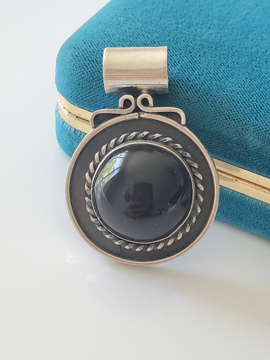 Vintage Sterling Silver Onyx Pendant