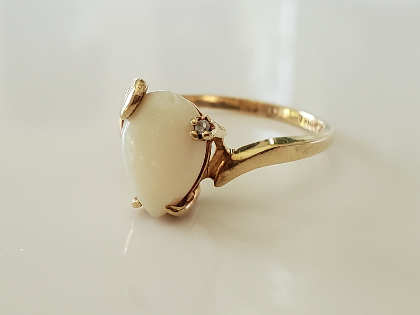 10K Gold – Vintage Pear Cut Natural Opal Ring