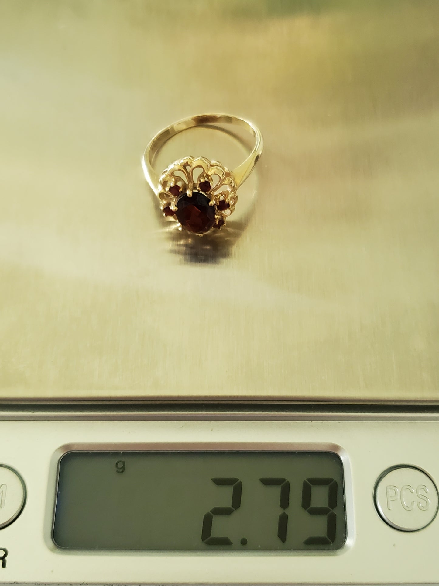 10K Gold - Vintage Garnet Princess Ring