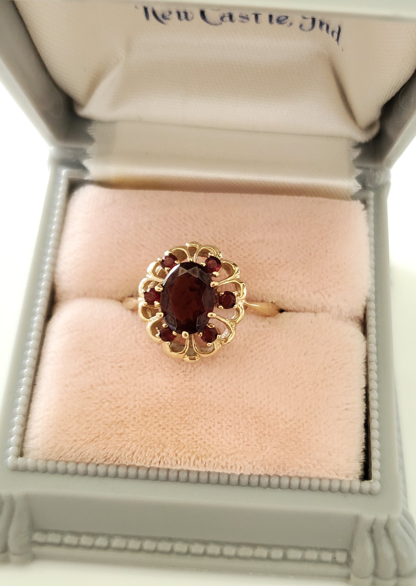 10K Gold - Vintage Garnet Princess Ring