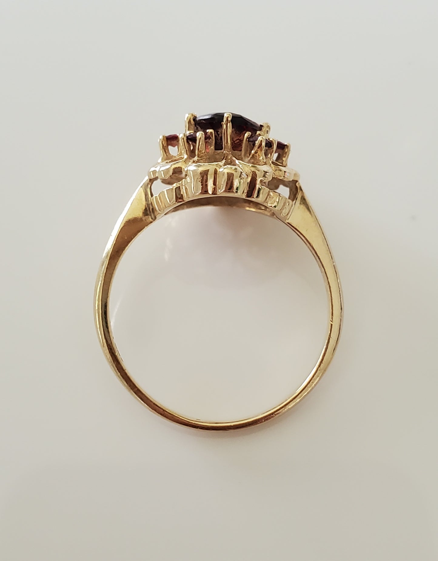 10K Gold - Vintage Garnet Princess Ring