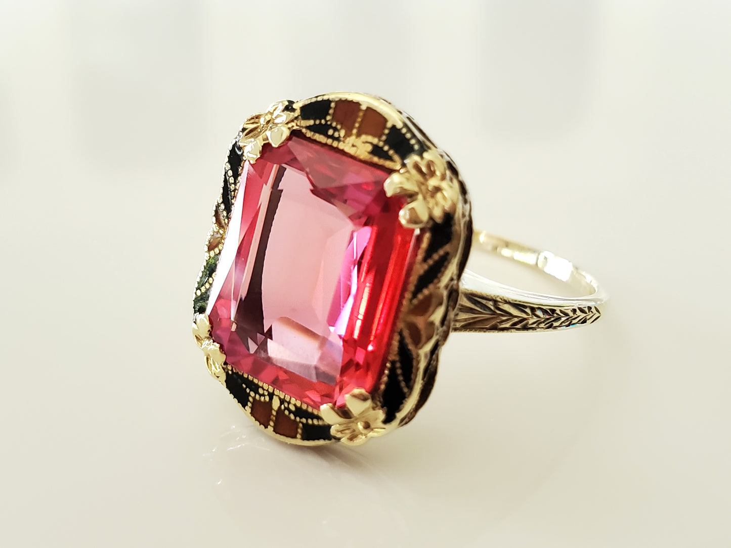 14K Gold - Vintage Mid-Century Ruby and Enamel Ring