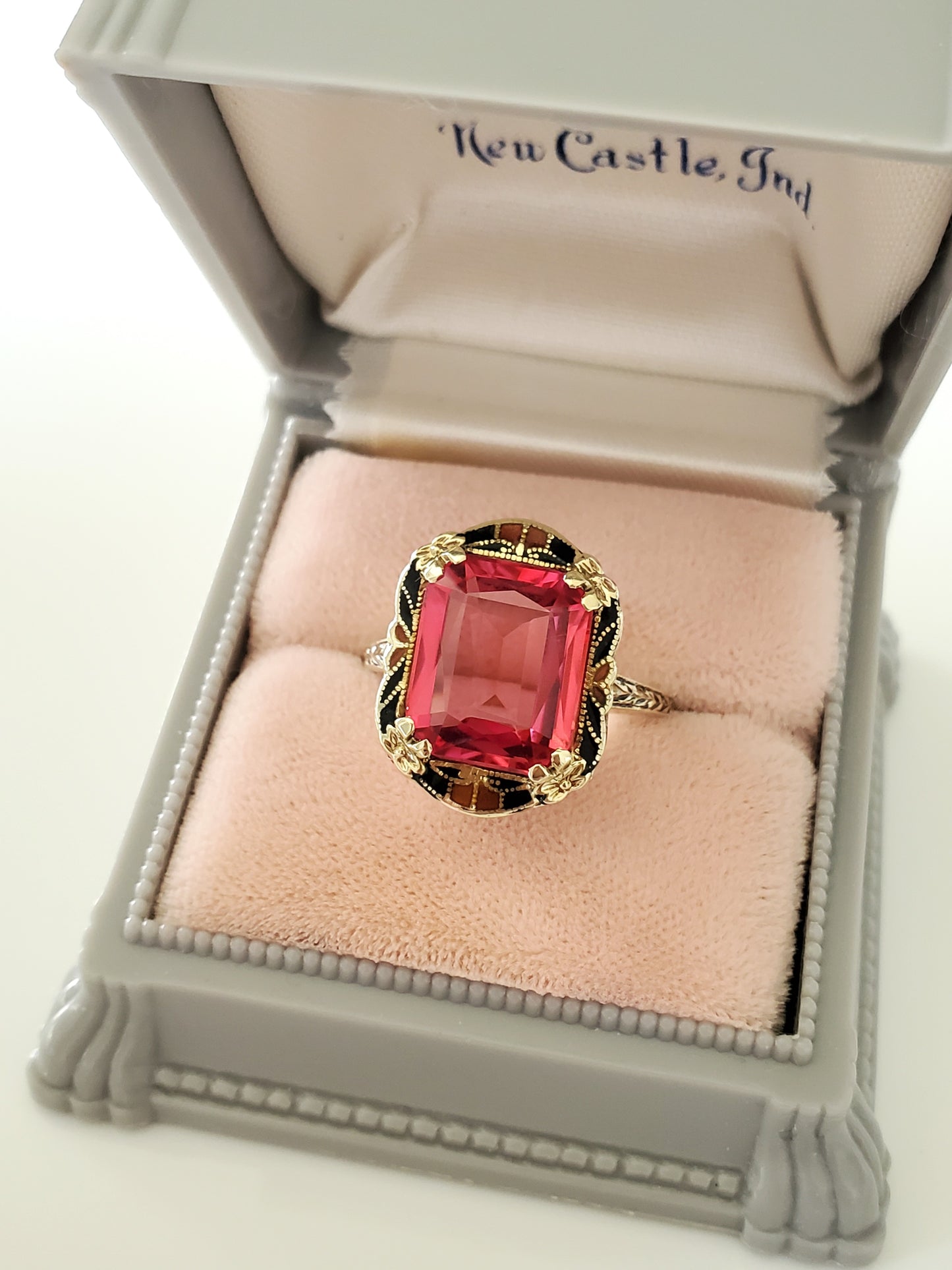 14K Gold - Vintage Mid-Century Ruby and Enamel Ring