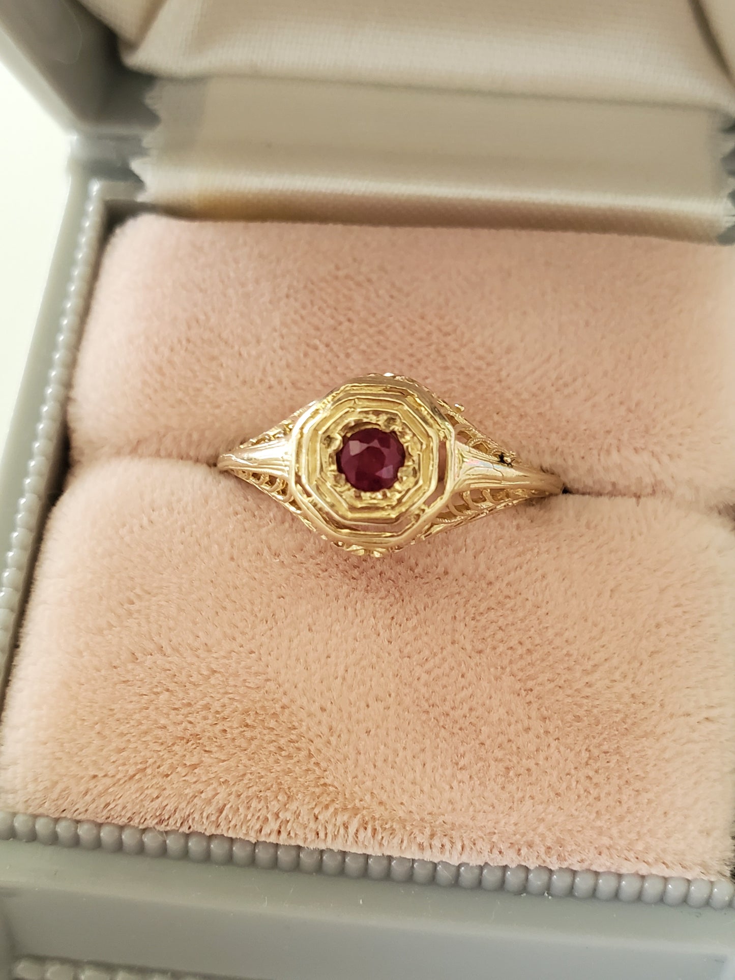 Delicate 14K Yellow Gold Victorian Art Deco Filigree Ruby Ring