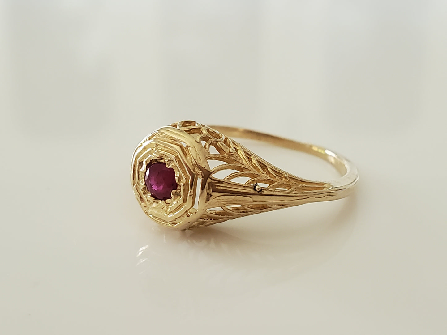 Delicate 14K Yellow Gold Victorian Art Deco Filigree Ruby Ring