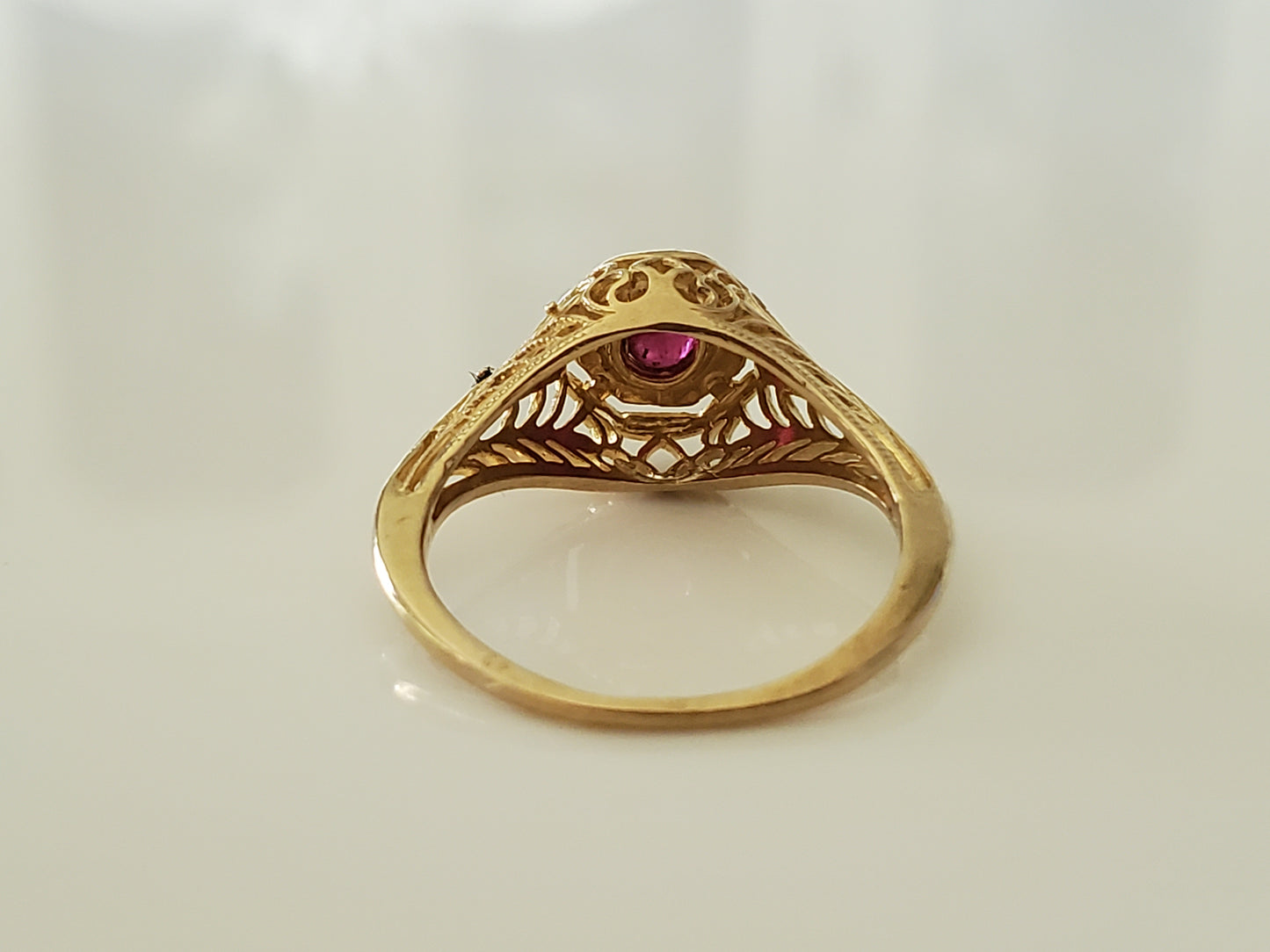 Delicate 14K Yellow Gold Victorian Art Deco Filigree Ruby Ring