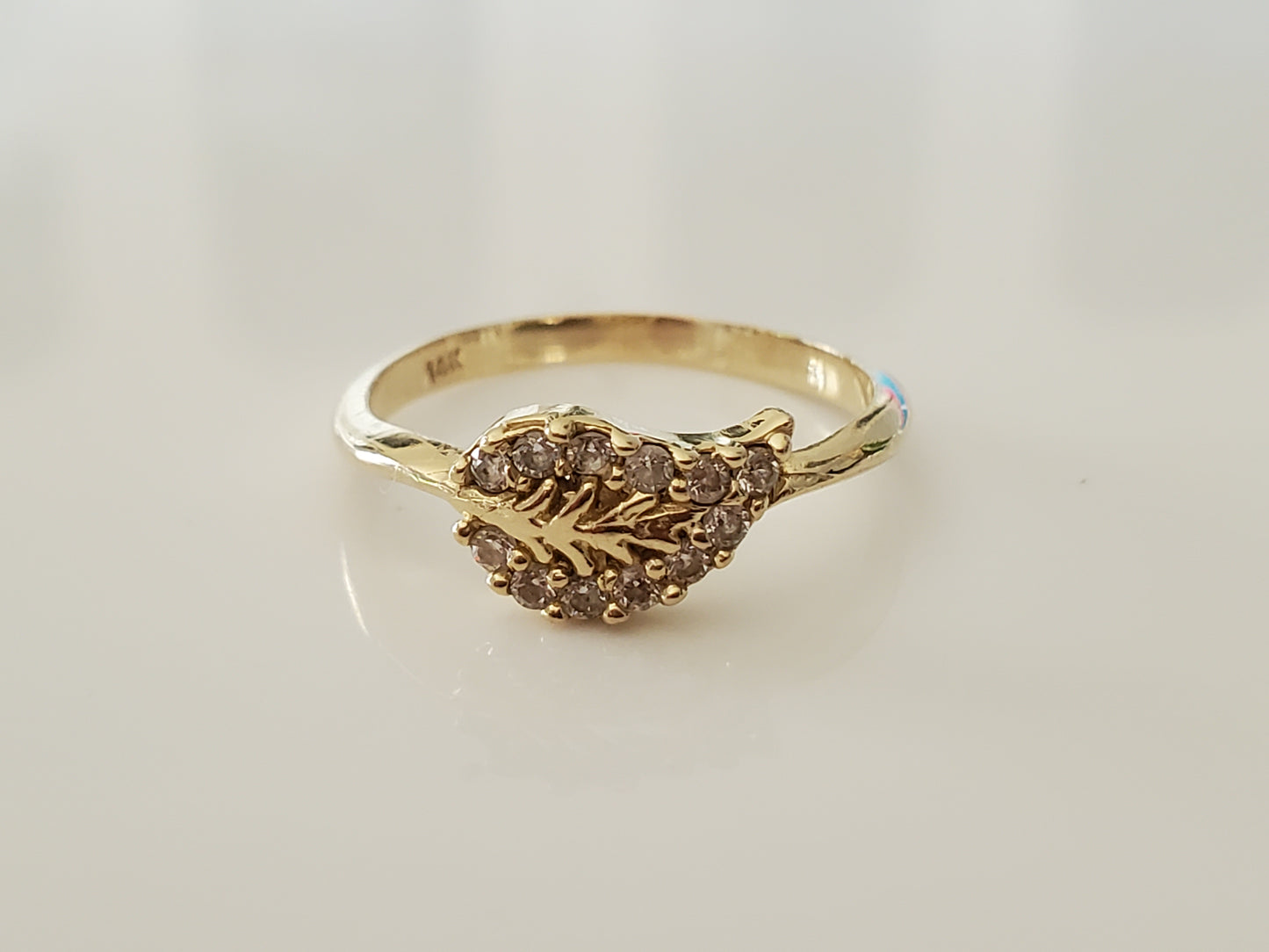 14K Gold – Small Leaf Diamond Ring