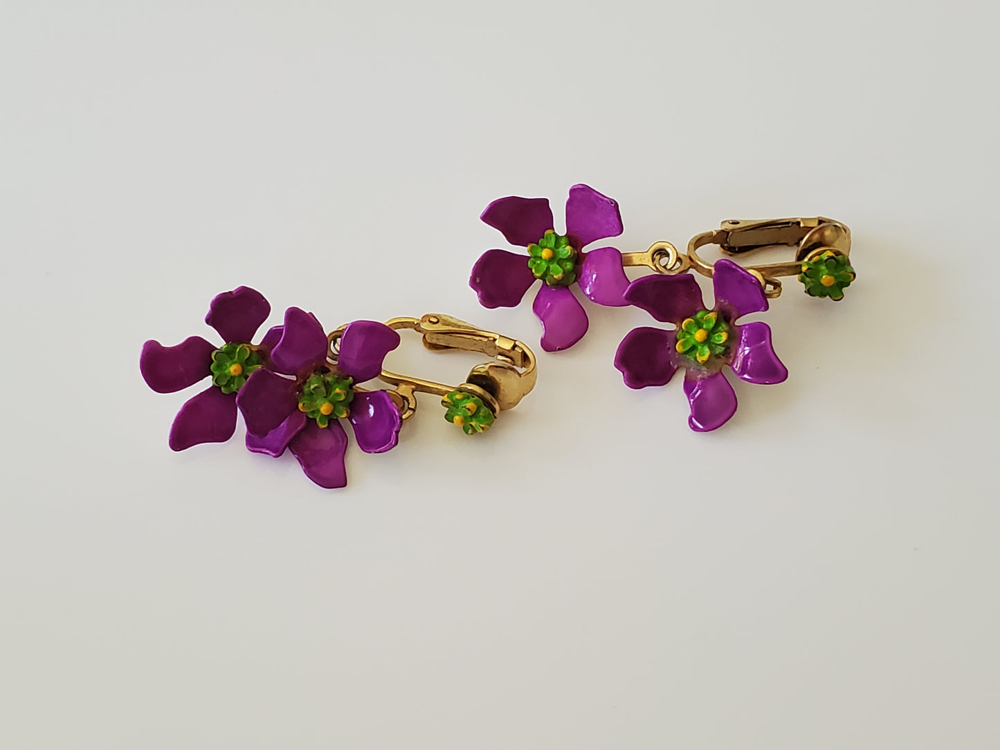 Vintage Mid-Century Purple Metal Flower Clip On Earrings