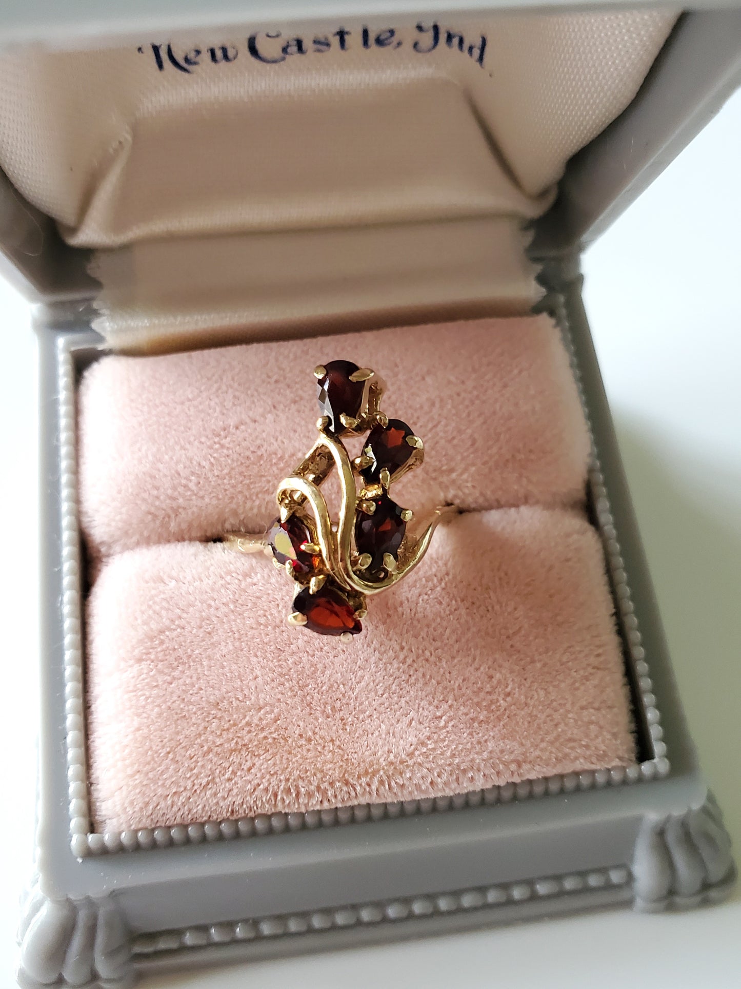 Vintage 10K Gold Garnet Elongated Garnet Ring