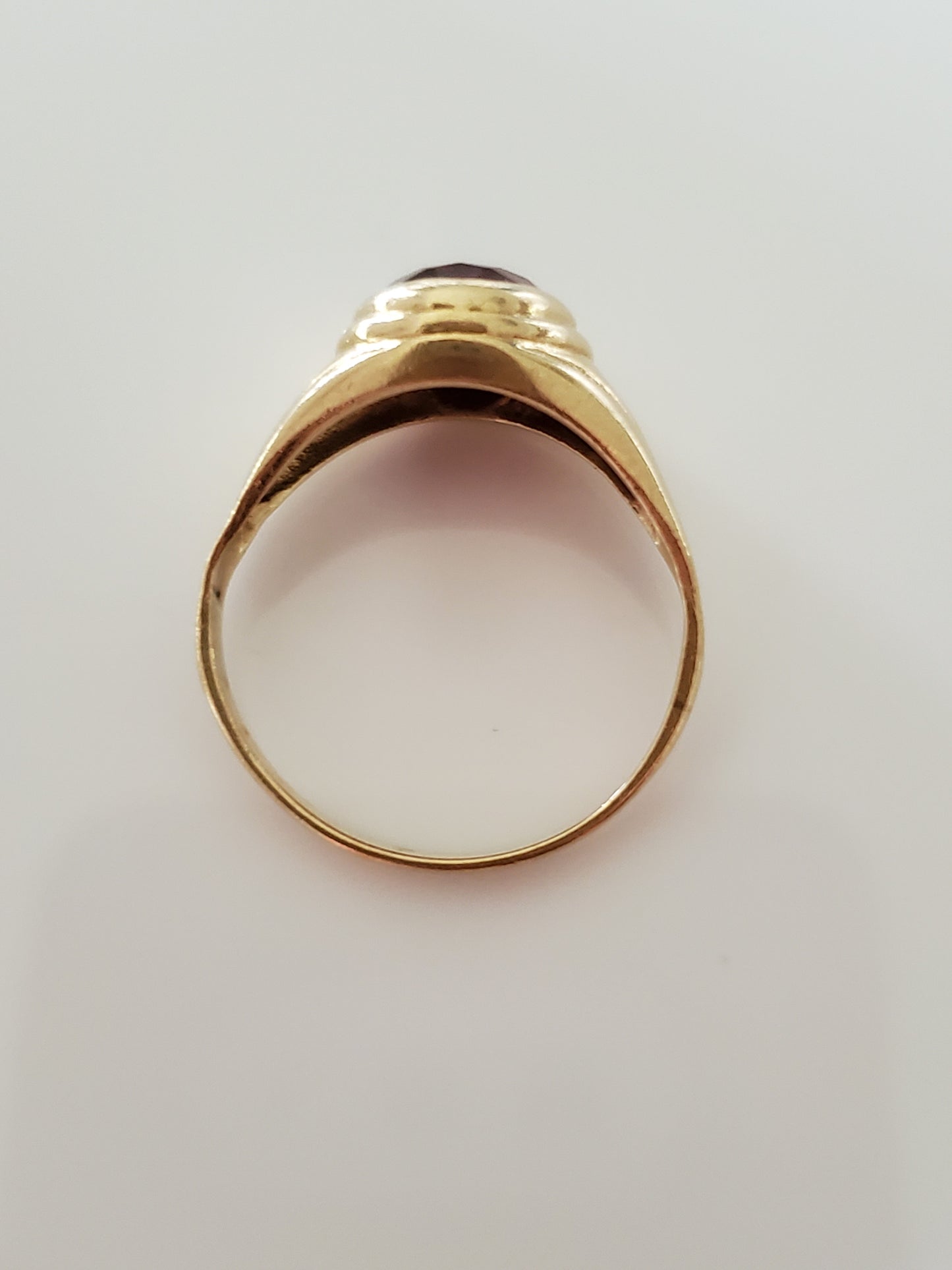 Vintage Mid-Century 14K Gold Bezel Set Ganet Ring