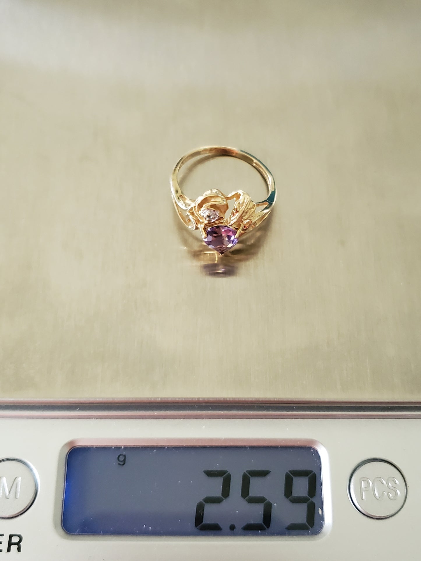 14K Gold - Vintage Heart Amethyst and Diamond Rose Ring