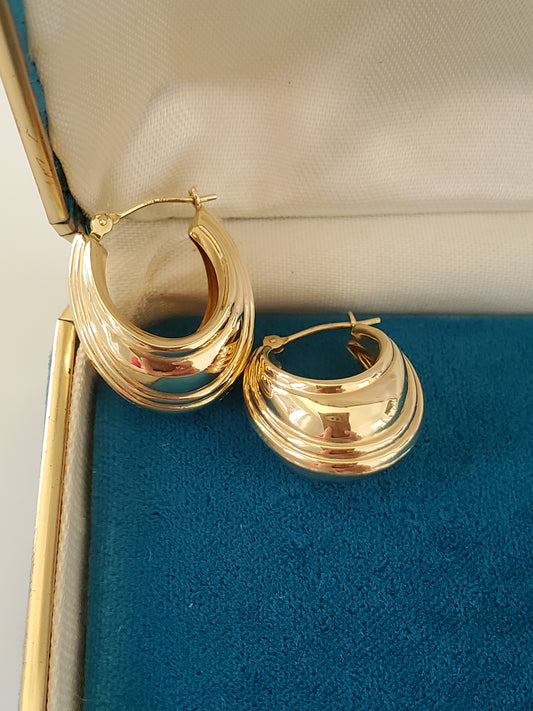 14K Gold - Vintage Wide Ribbed Saddle Hoop Earrings