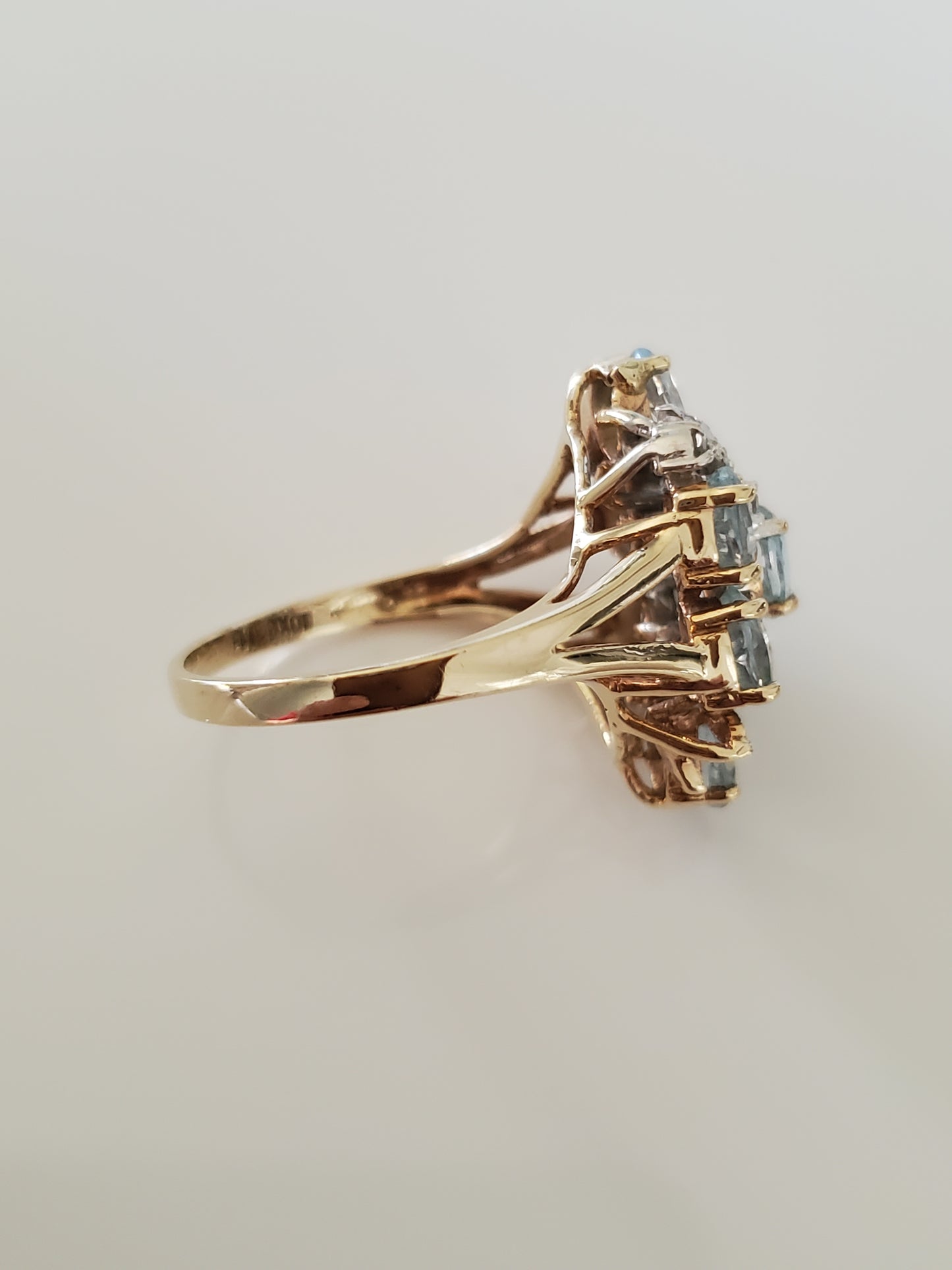 Vintage Aquamarine and Diamond 10K Solid Gold Cocktail Ring