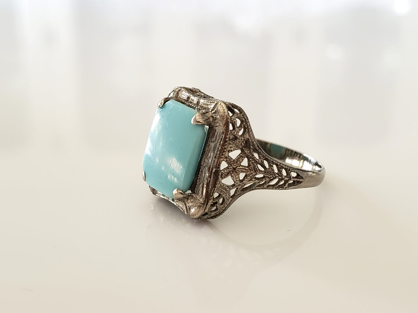 Antique 1920s Art Deco 10K Solid Gold Filigree Ring with Light Blue Stone