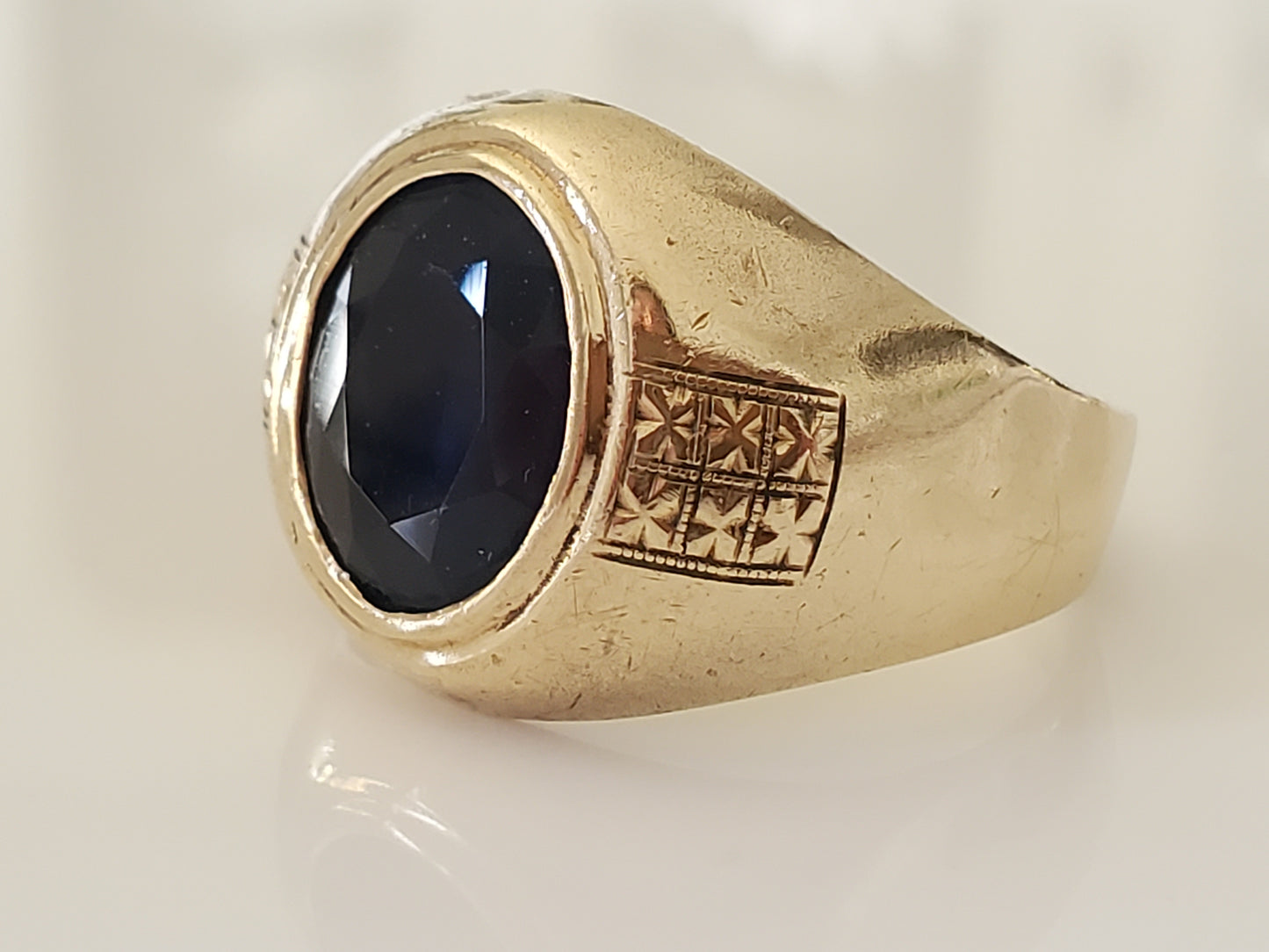 Gorgeous Vintage Mid-Century 10K Solid Gold Blue Spinel Men’s Ring