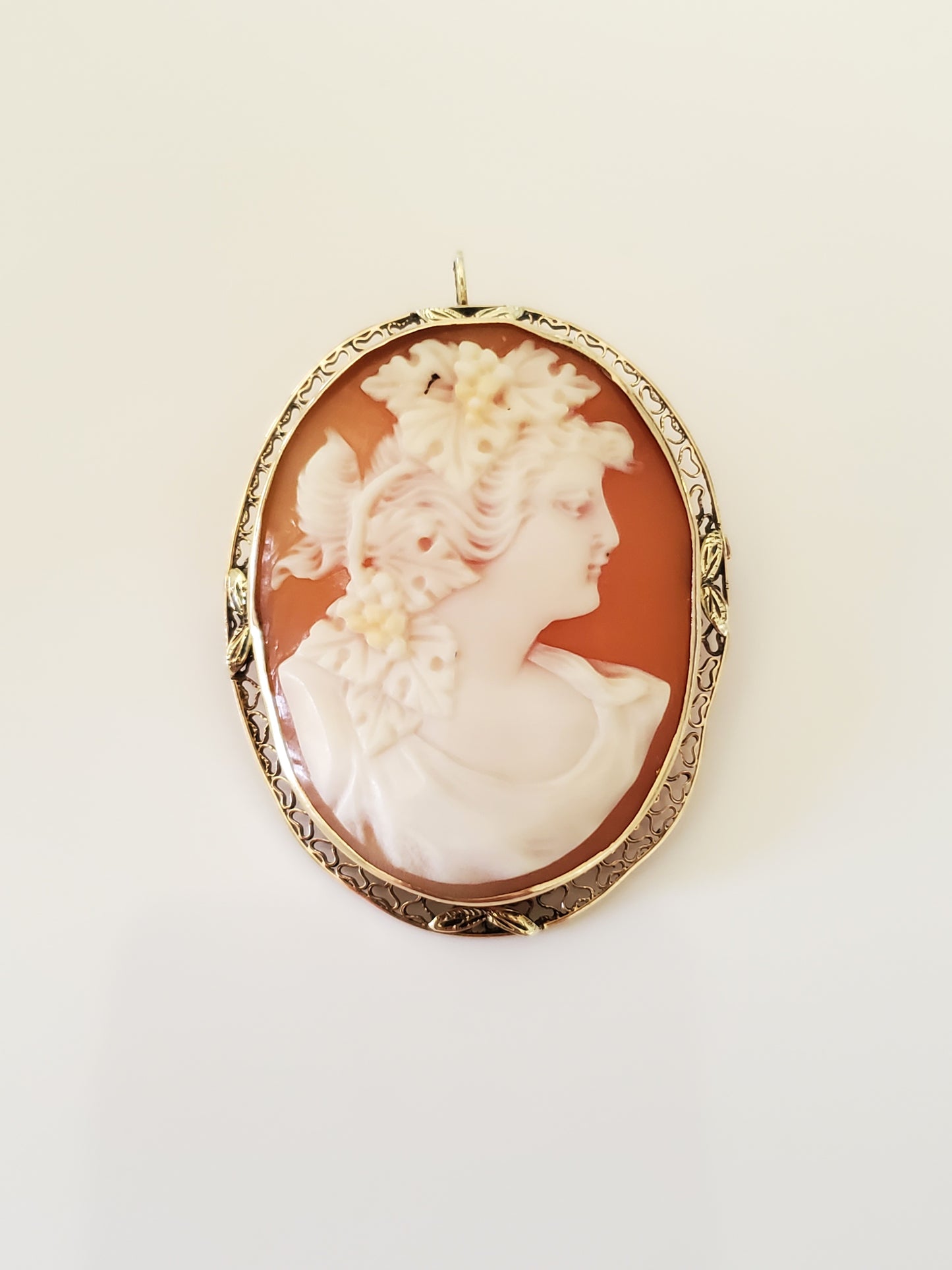 Vintage 14K Gold Victorian Cameo Brooch Pendant