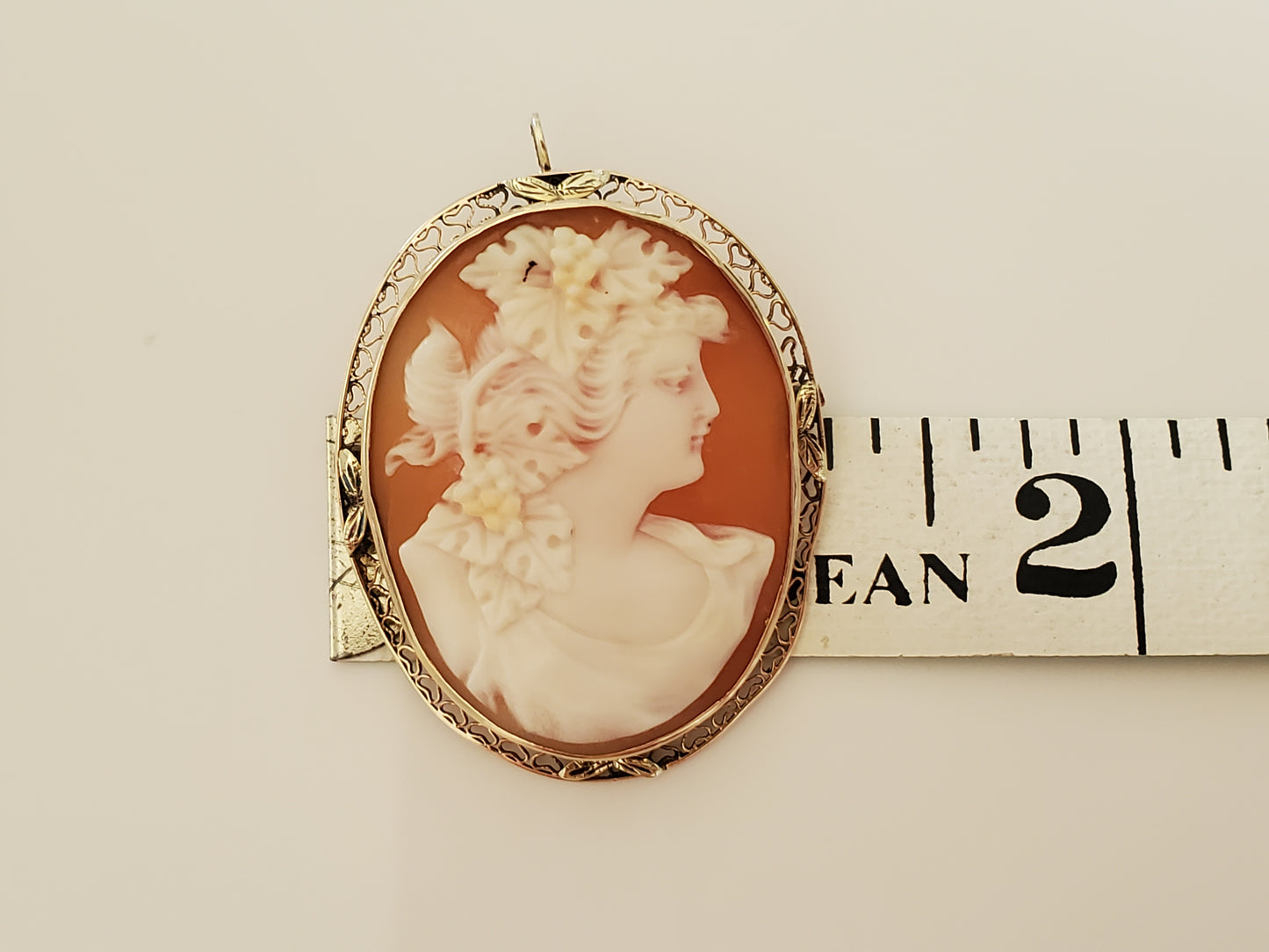 Vintage 14K Gold Victorian Cameo Brooch Pendant