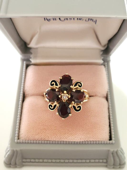 Vintage 10K Solid Gold 2.2 tcw Garnet and Diamond Floral Ring