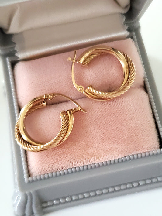 Small 10K Gold Hollow Hoop Earrings