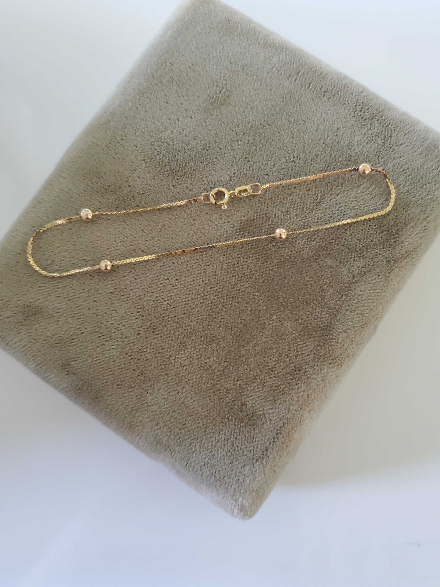 Dainty 14K Gold Beaded Bracelet