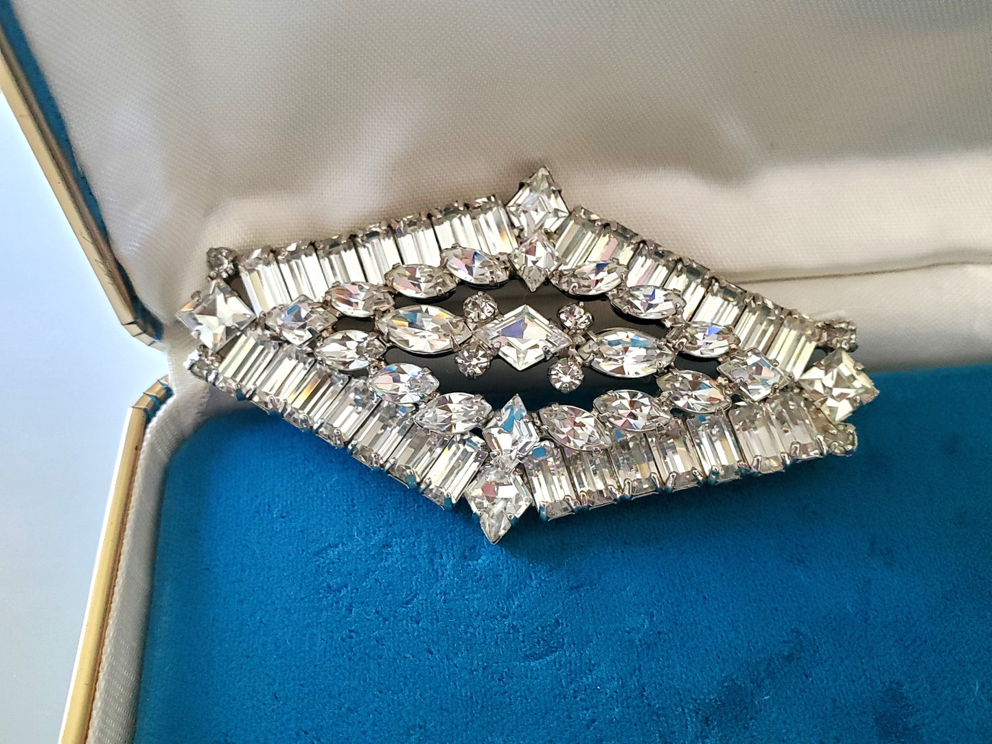 Vintage Mid-Century Large Weiss Rhinestone Brooch