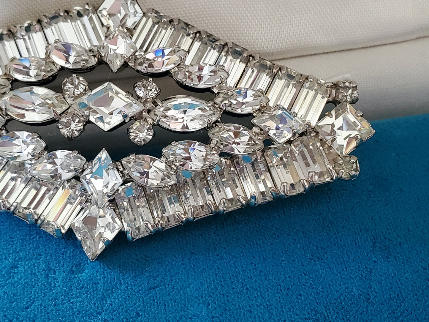 Vintage Mid-Century Large Weiss Rhinestone Brooch