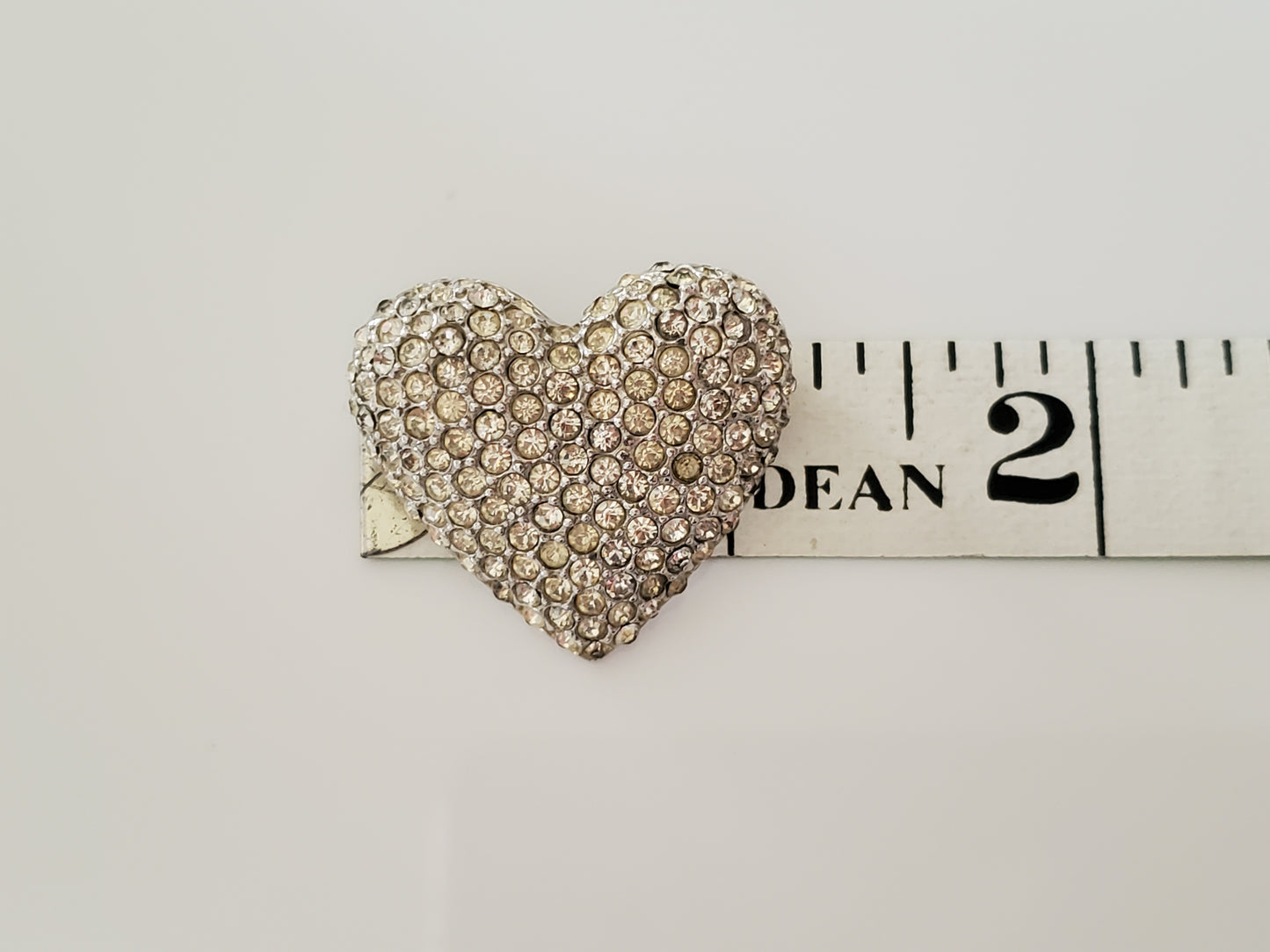 Vintage Weiss Designer Heart Rhinestone Brooch