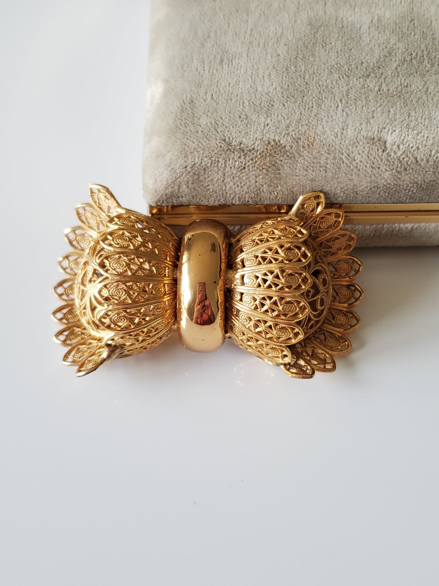 Vintage Gold-fill Filigree Bow-tie Brooch